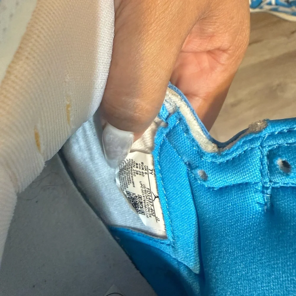 Air Jordan 1 Retro High - White & University Blue